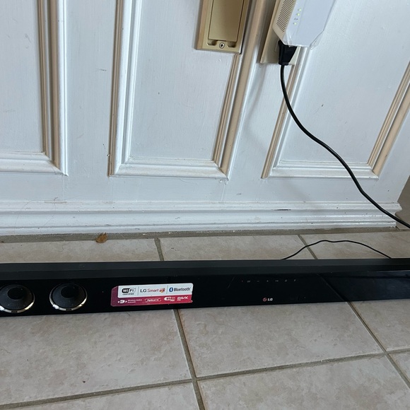 Lg Smart Sound Bar - Picture 2 of 3